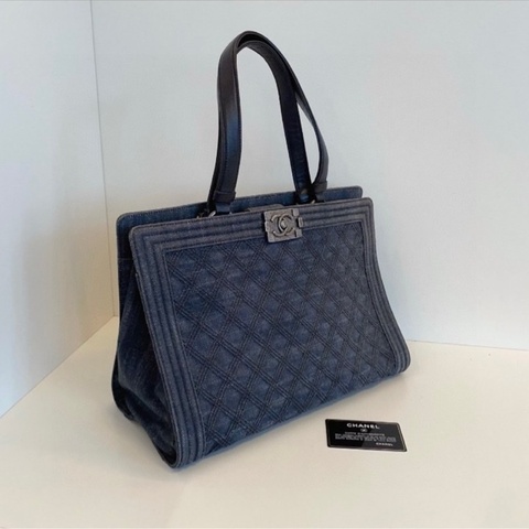 🖤 Chanel 香奈兒｜深藍色牛仔 Le Boy Tote 托特包 ✨ 限量款｜肩背托特｜36 × 25 × 16 cm