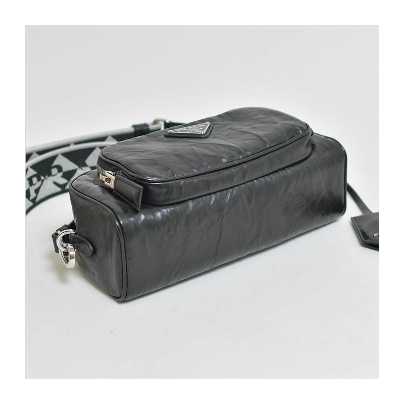 PRADA 復古迷你口袋肩斜背包 1BH198 UVL-2