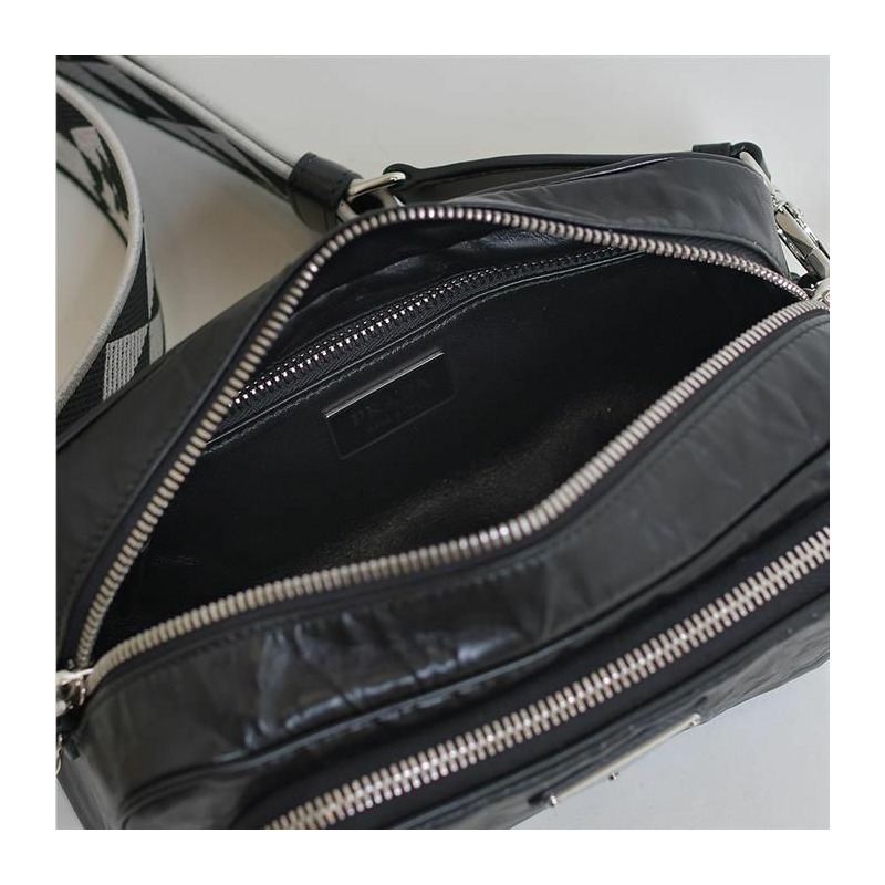 PRADA 復古迷你口袋肩斜背包 1BH198 UVL-3