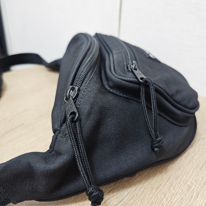 [福利出清😘] Balenciaga黑色帆布Explore黑釦胸口腰包-4