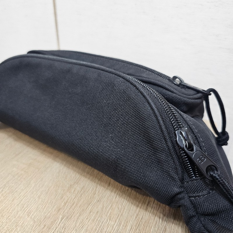 [福利出清😘] Balenciaga黑色帆布Explore黑釦胸口腰包-8