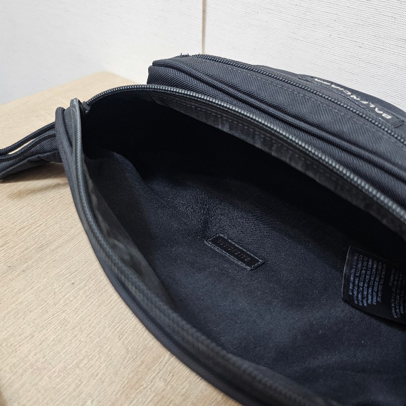 [福利出清😘] Balenciaga黑色帆布Explore黑釦胸口腰包-12