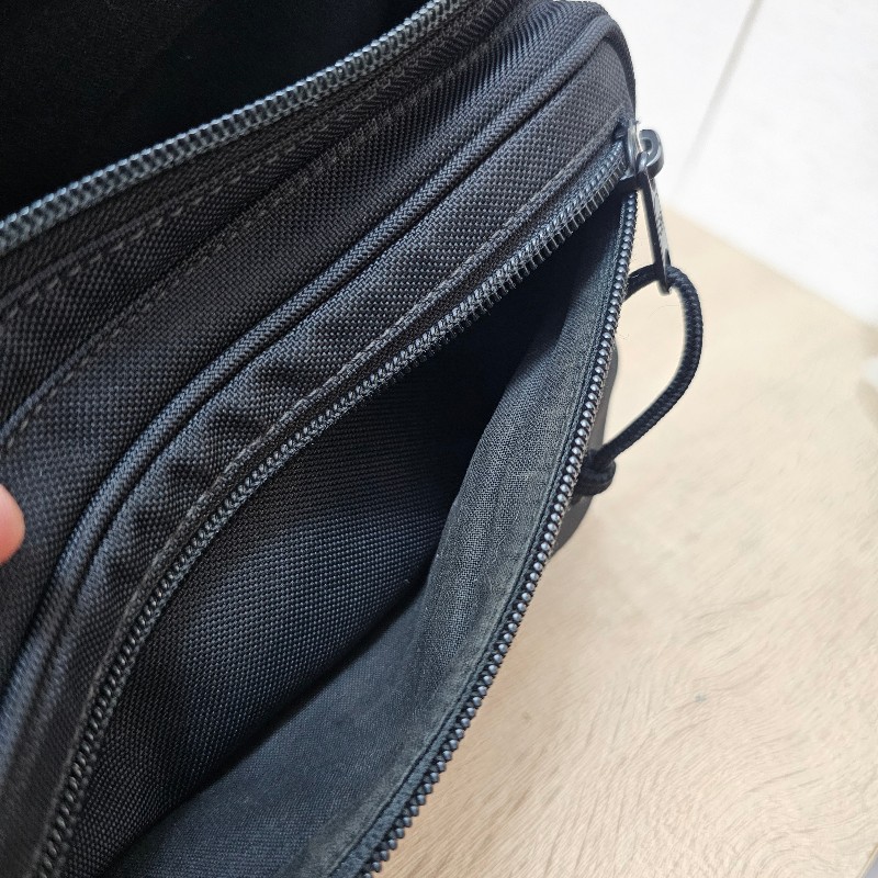 [福利出清😘] Balenciaga黑色帆布Explore黑釦胸口腰包-25