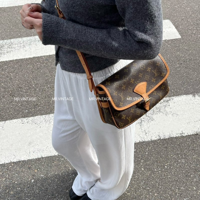 🏷Louis vuitton馬鞍包-1