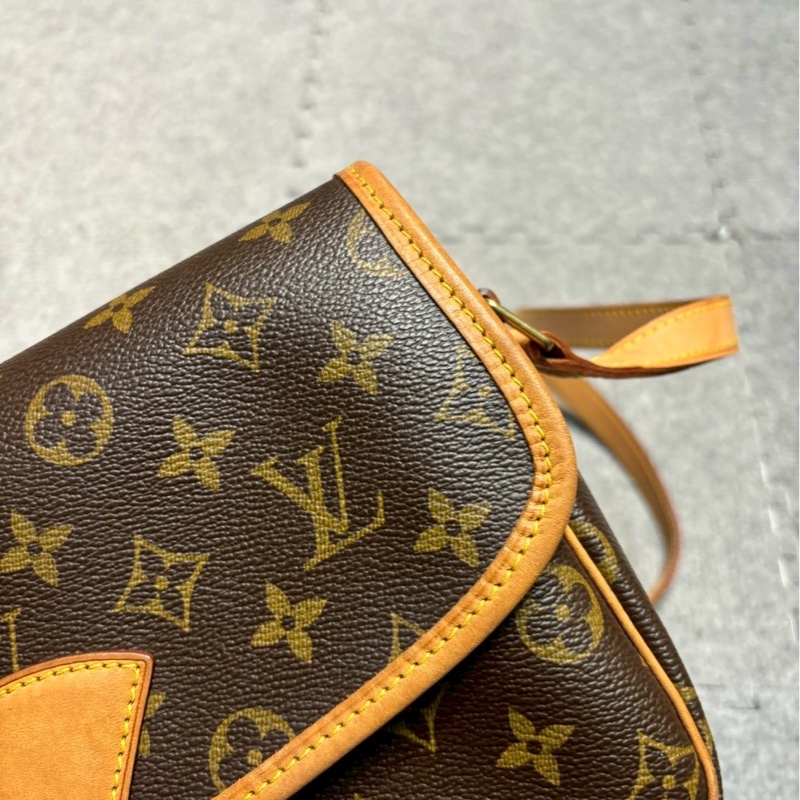 🏷Louis vuitton馬鞍包-36