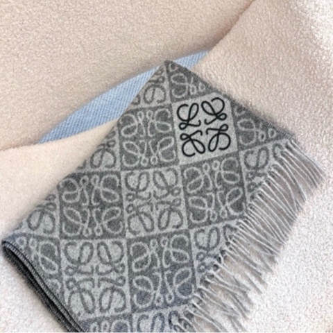 【全❤️】 LOEWE Anagram scarf 羊絨羊毛圍巾頸巾女款 淺灰色 灰色