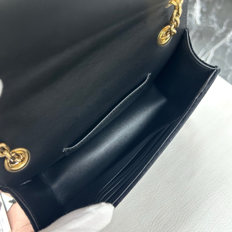 Miumiu黑金絲絨鏈條包-6