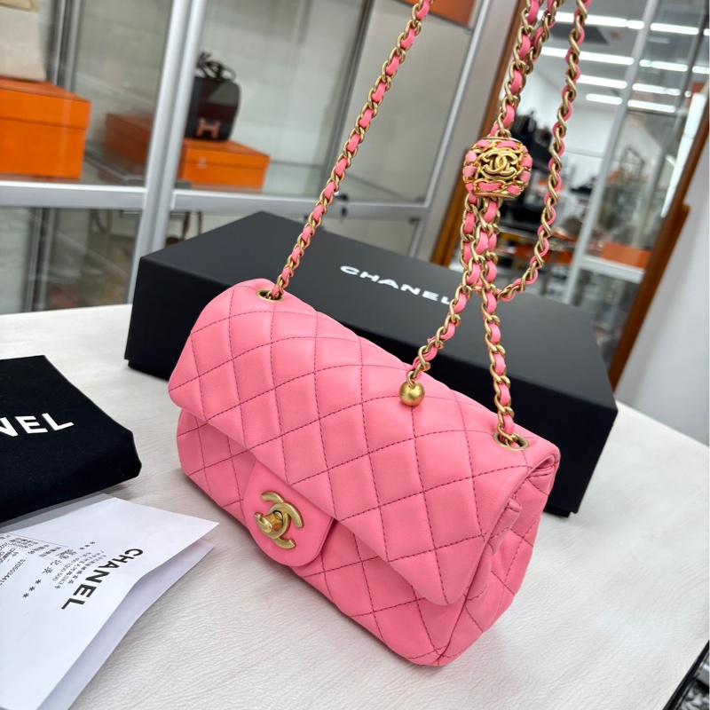 Chanel蜜桃粉核桃金球cf20-0