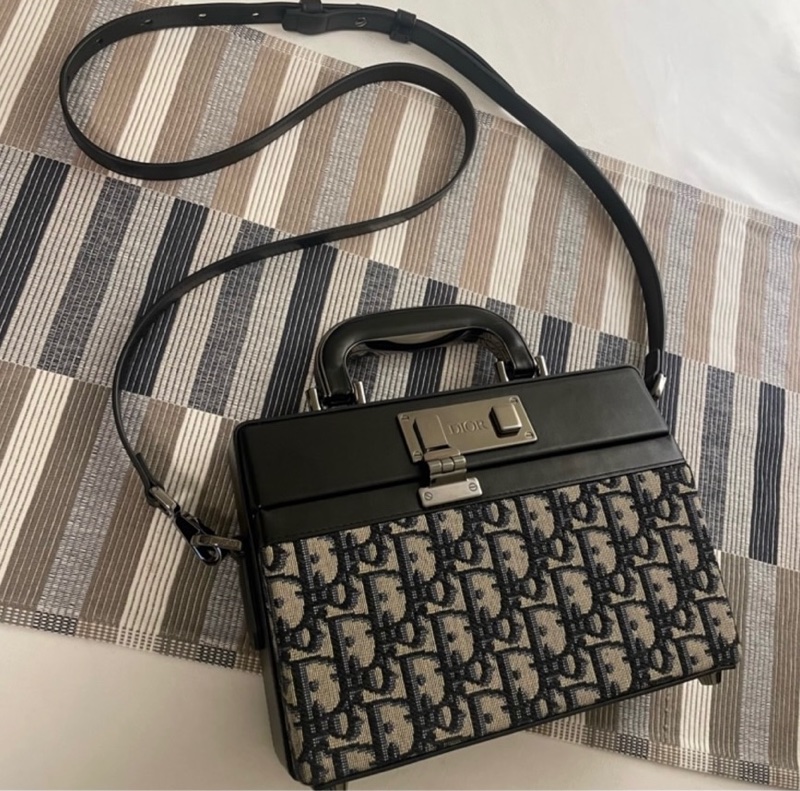 💼Dior Lock 手袋｜經典優雅款 ✨ 黑色小牛皮・可手提 / 肩背 / 斜背 ✨-0