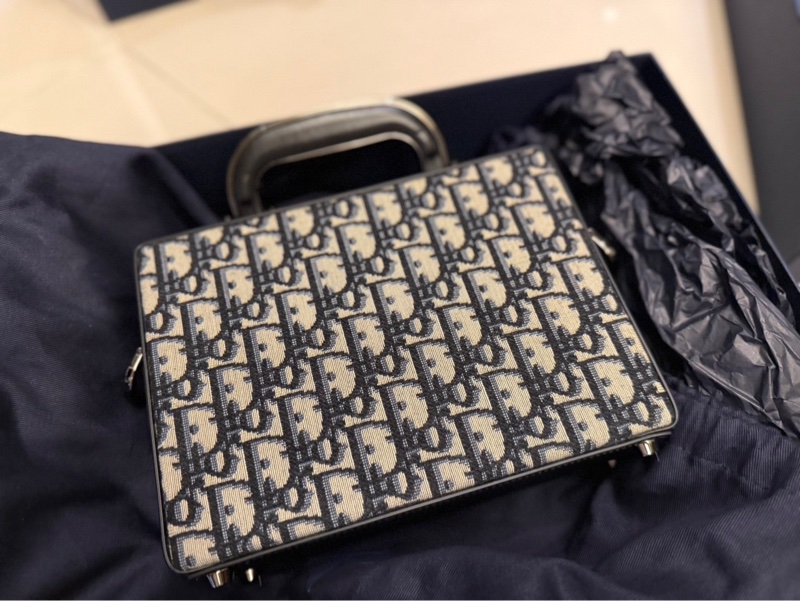 💼Dior Lock 手袋｜經典優雅款 ✨ 黑色小牛皮・可手提 / 肩背 / 斜背 ✨-7
