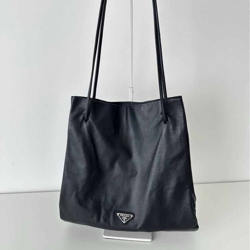 Prada黑色軟皮托特包-0