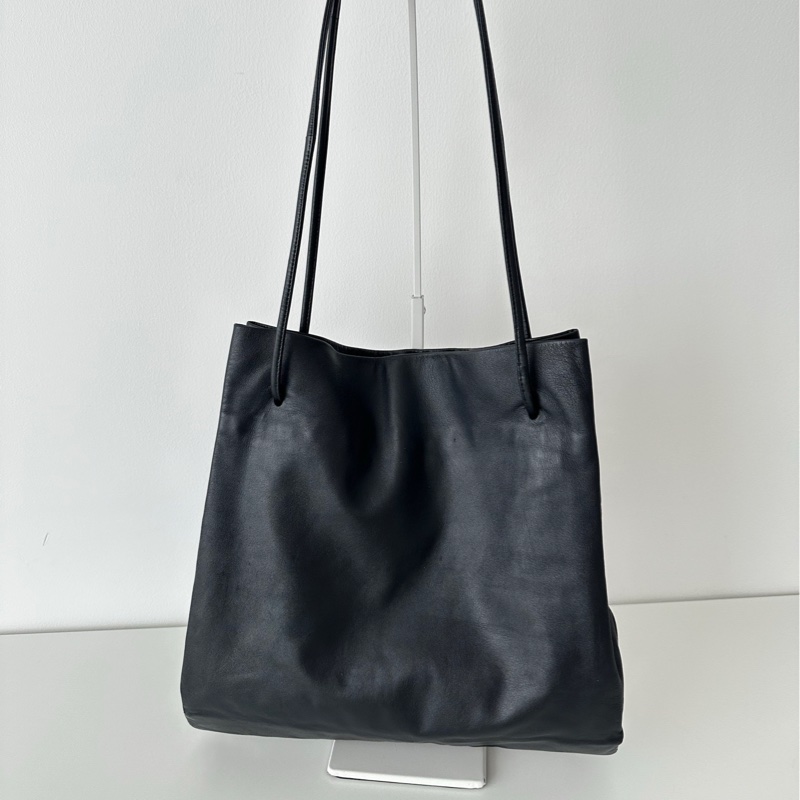 Prada黑色軟皮托特包-2