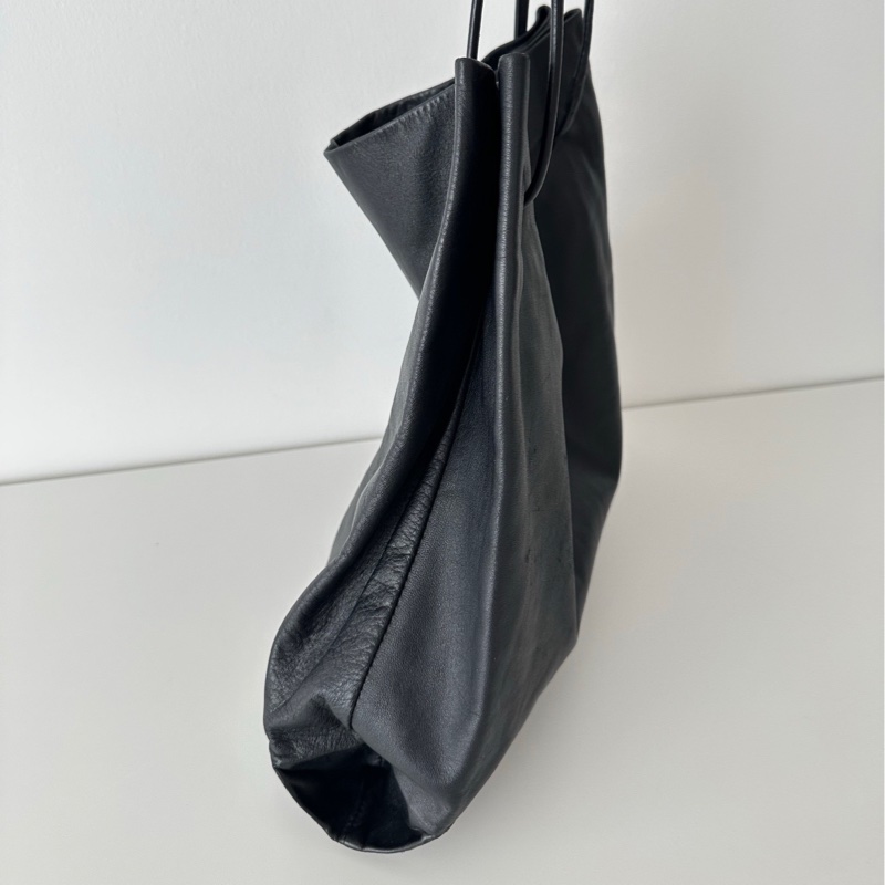 Prada黑色軟皮托特包-3