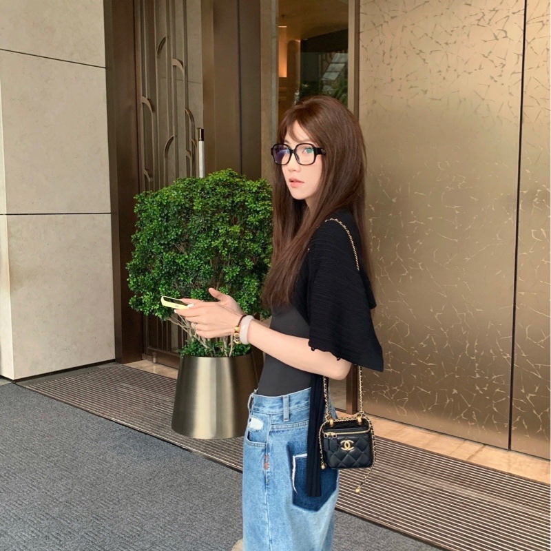 【配件：防塵袋、保卡 💕】Chanel 21A 雙金球 小盒子 盒子包 化妝包 黑金 黑色 金扣 牛皮 鏈條可調節 手提 單肩 斜挎-3