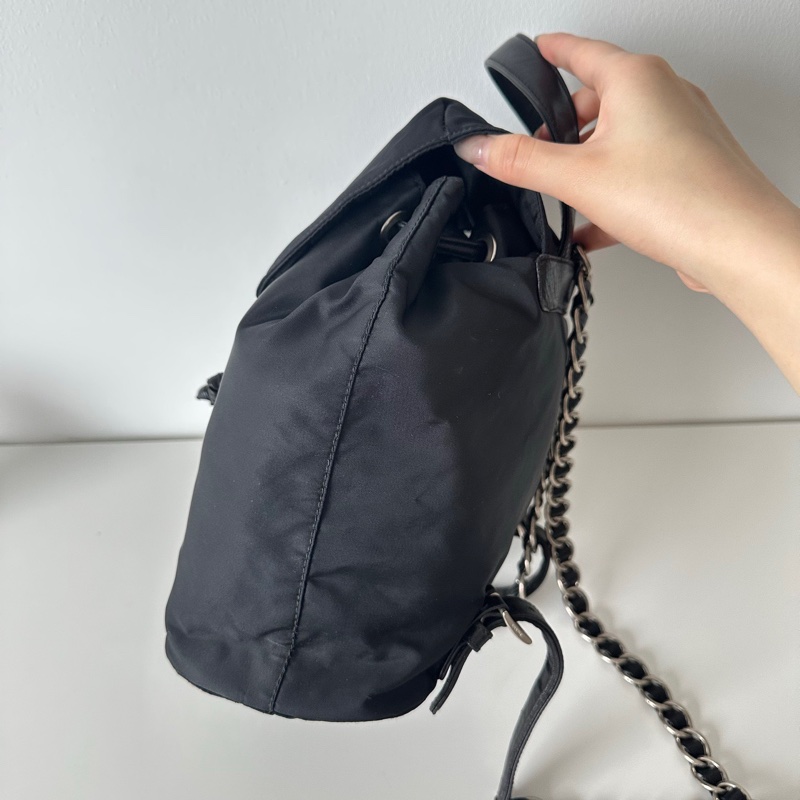 Prada黑銀鏈條雙肩包-3