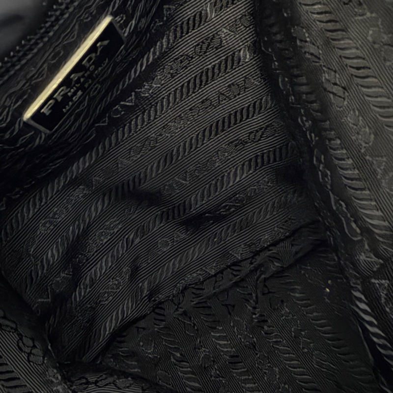 Prada mini 黑銀小雙肩-7