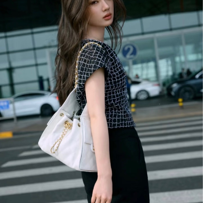 【配件：防塵袋、小票 💕 】 Chanel 25K 25bag 腋下 hobo 小號 白金 白色 金扣-1