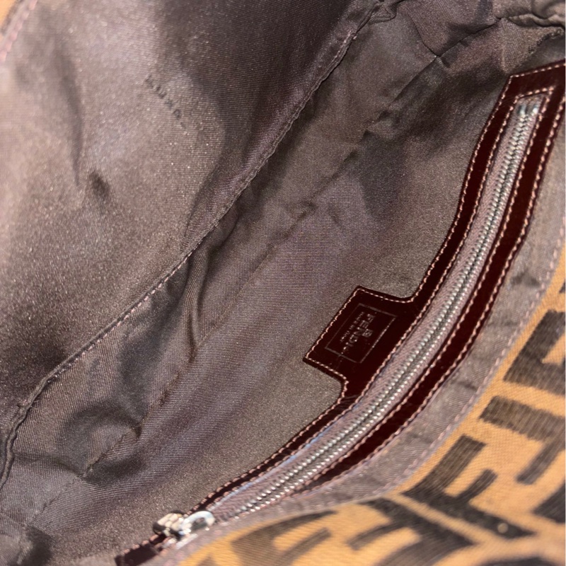 【89🆕】fendi 老花小法棍 單肩包 腋下包-5