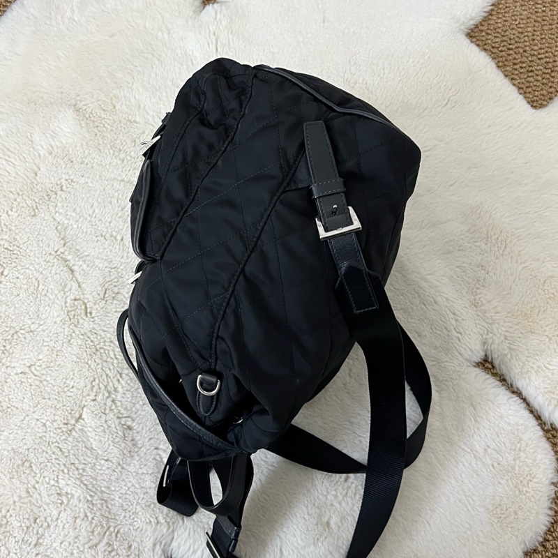 Prada 現代款黑銀雙肩包-4