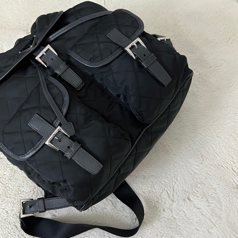 Prada 現代款黑銀雙肩包-7