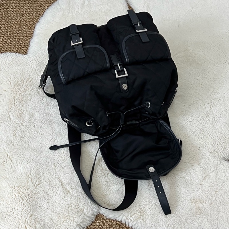 Prada 現代款黑銀雙肩包-8