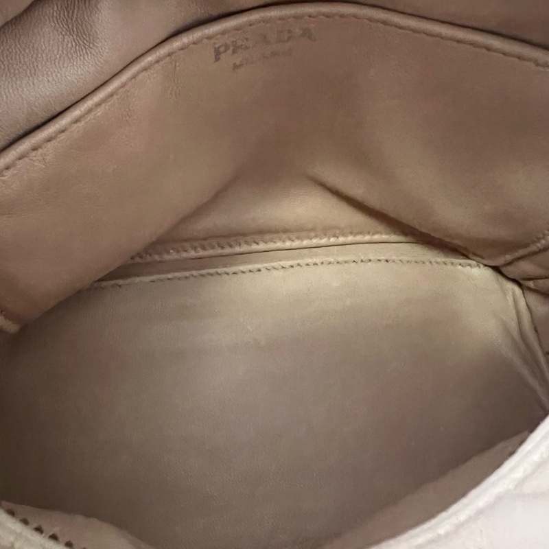 Prada Inside 22 夾心草莓-9