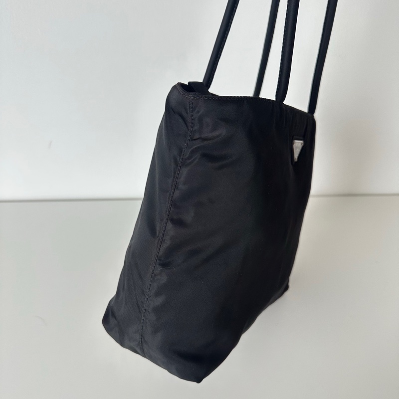 Prada黑銀Tote 25-3
