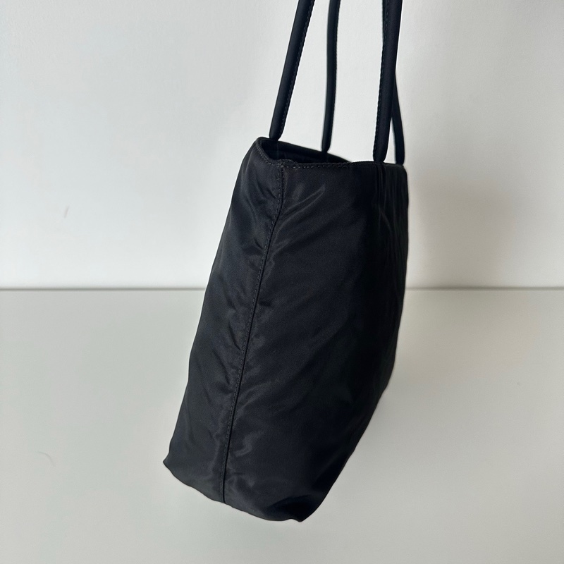 Prada黑銀Tote 25-4