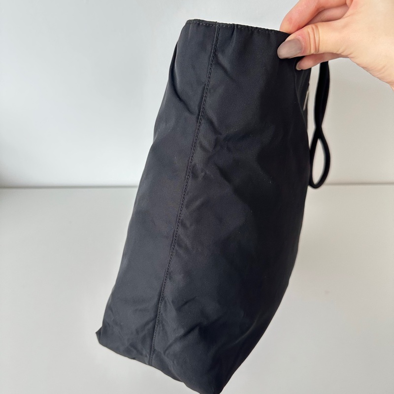 Prada黑銀Tote 35-2