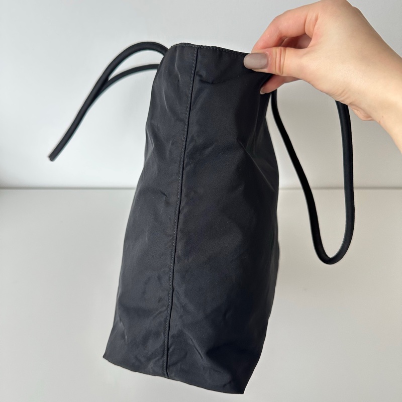 Prada黑銀Tote 35-3