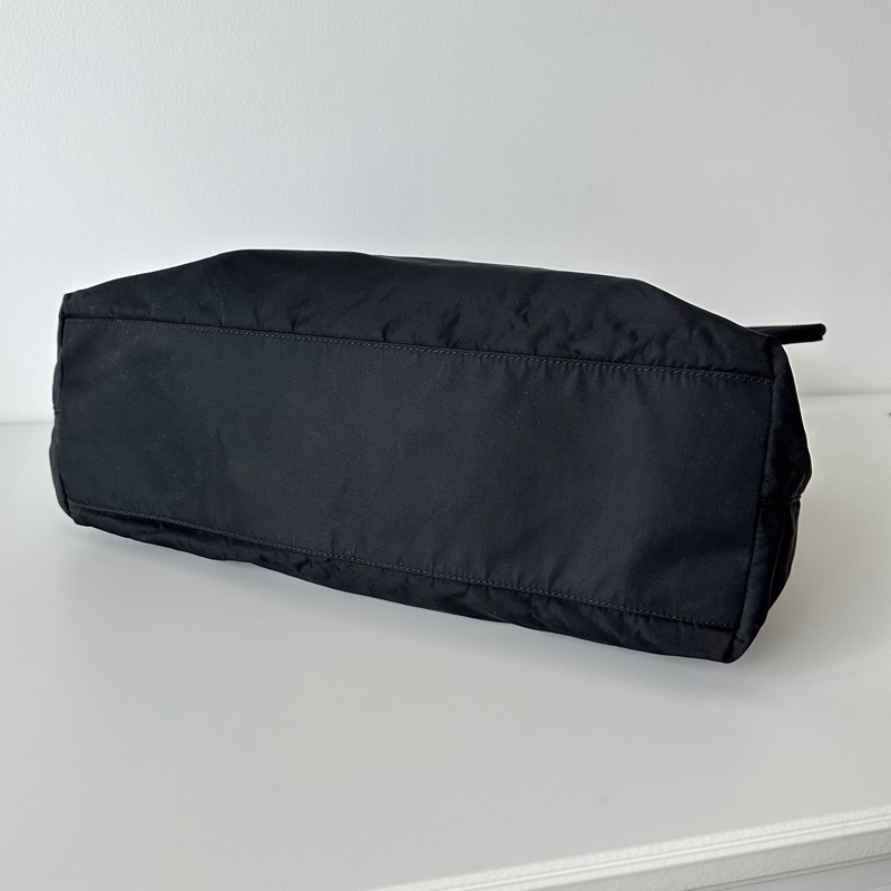 Prada黑銀Tote 35-4