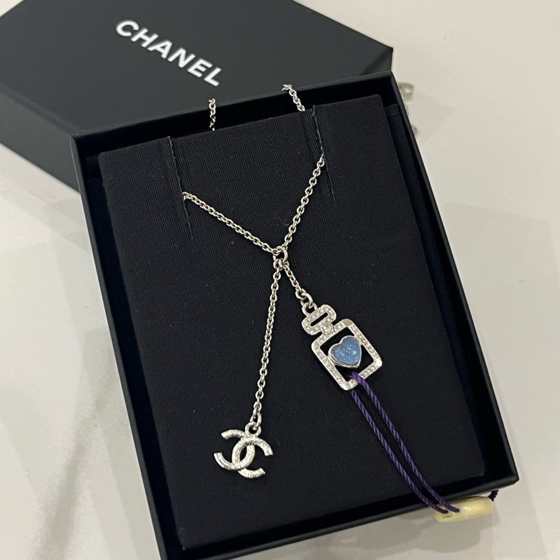Chanel 25p 藍色香水瓶愛心吊墜項鍊 附件：包裝盒-1