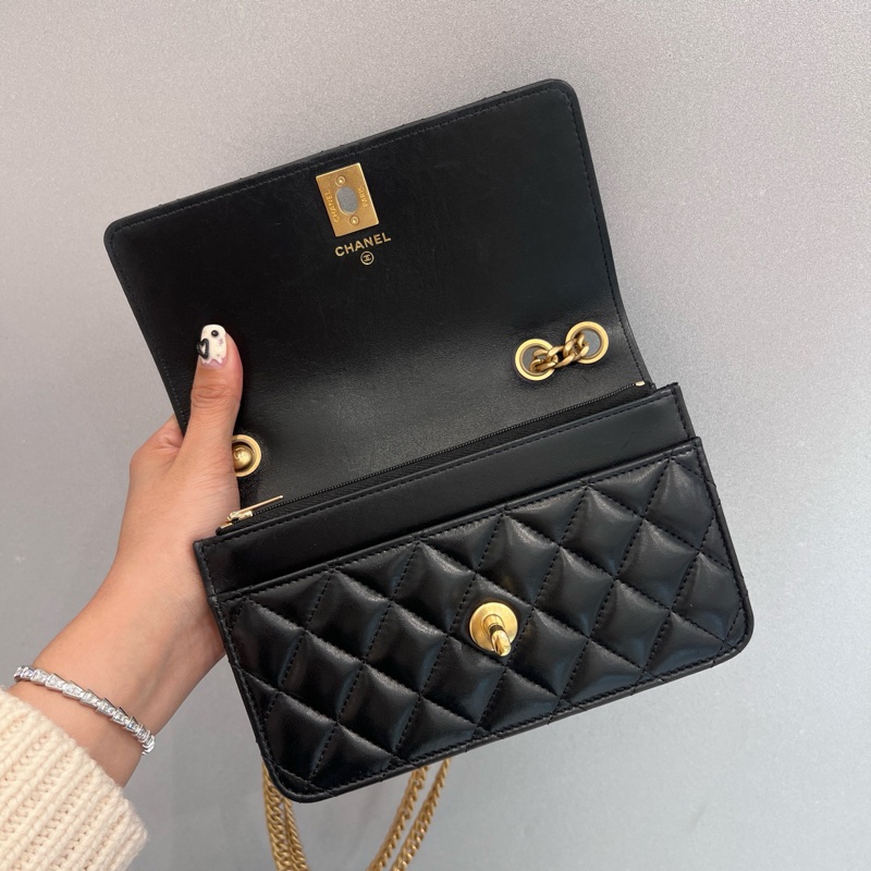 Chanel 24B 金柱 WOC-6