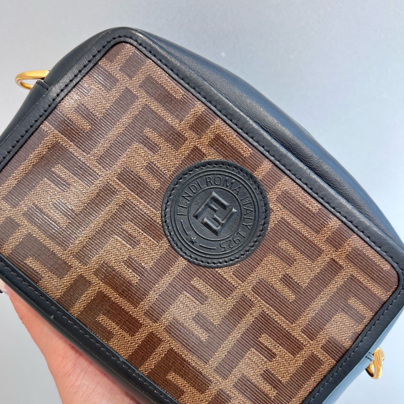 Fendi 老花拼黑相機包-2