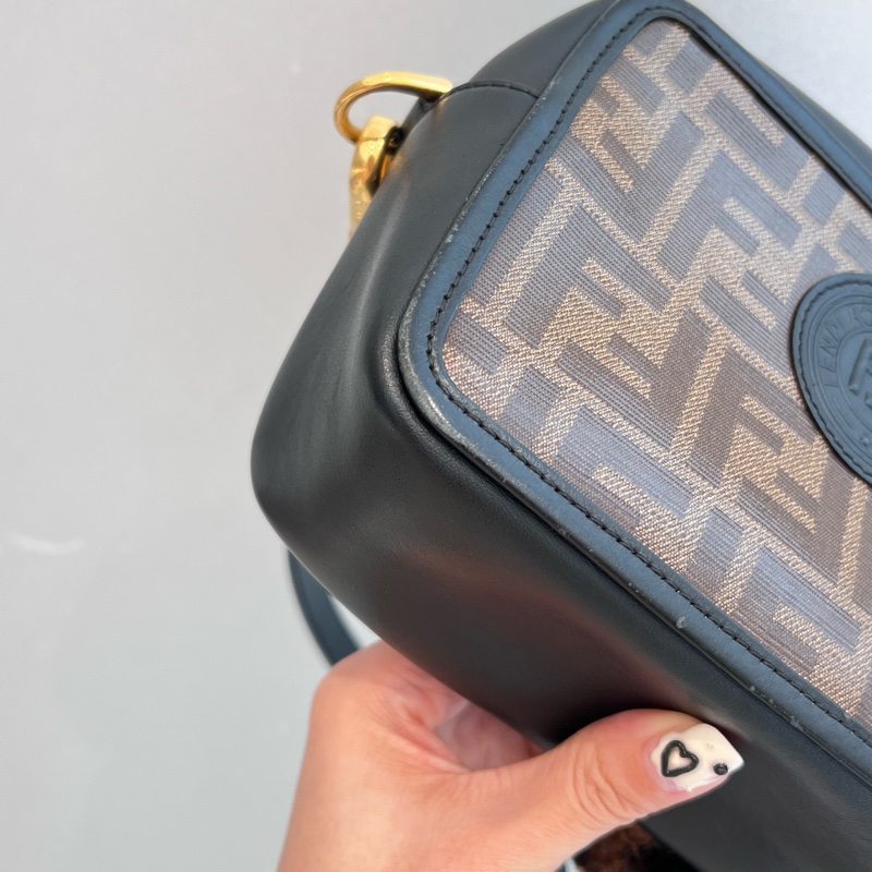 Fendi 老花拼黑相機包-4