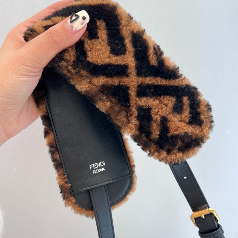 Fendi 老花拼黑相機包-6