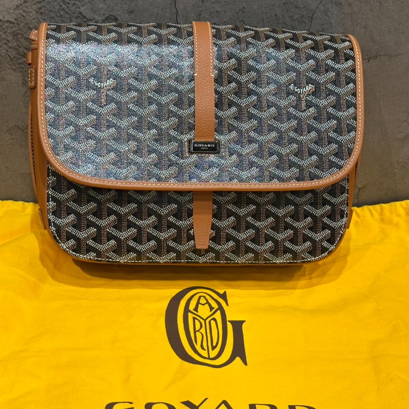 💎Han's house精品服飾💎 GOYARD  BELVEDERE 荔枝紋翻蓋郵差包 斜背包 中號-0