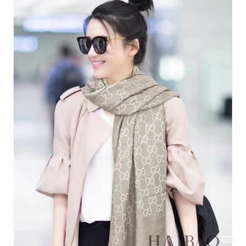 gucci 雙面 logo 羊絨 燕麥色 圍巾 披肩-4
