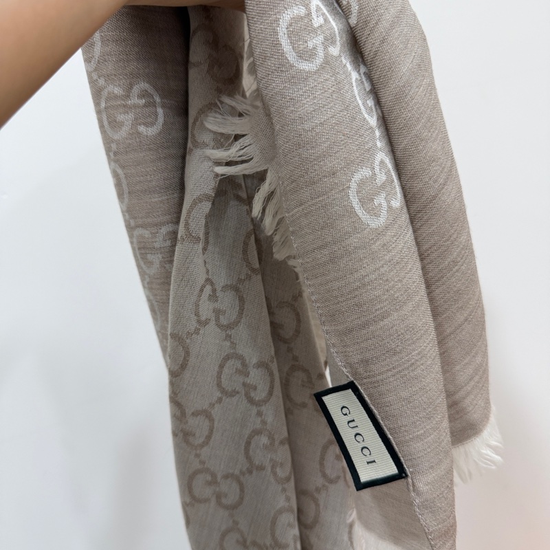 gucci 雙面 logo 羊絨 燕麥色 圍巾 披肩-13