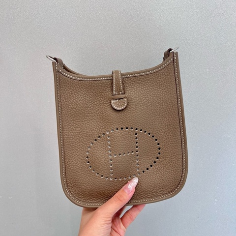 Hermès大象灰Evelyne Mini 19