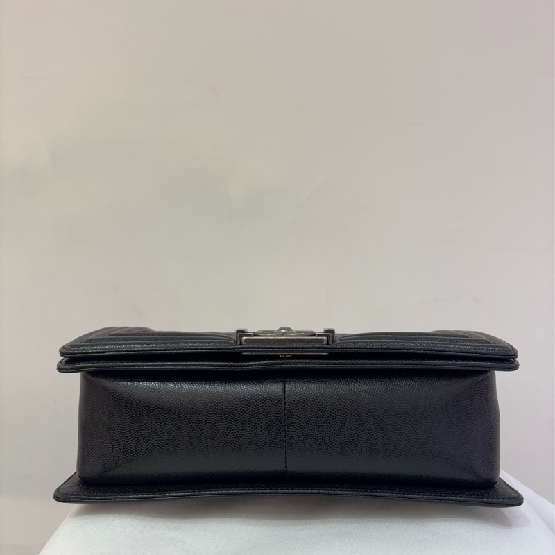 CHANEL黑荔枝牛皮銀釦Boy25cm-4