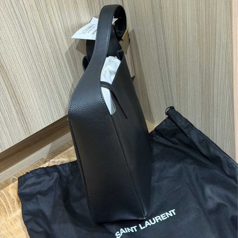 YSL LE 5 À 7小型粒面皮革柔軟手袋-2
