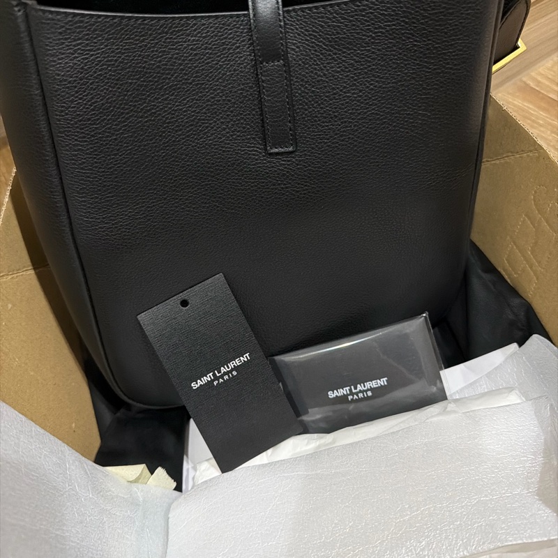 YSL LE 5 À 7小型粒面皮革柔軟手袋-4