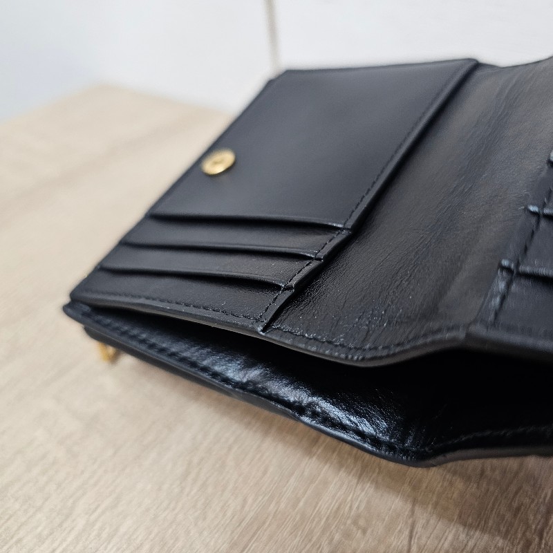 [質感好物甜出☺️專櫃半價] BV黑編織皮革Bi Fold 6卡對釦短夾-17