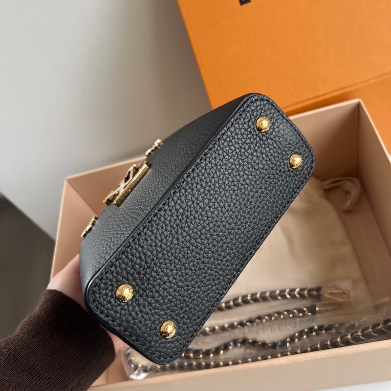 ✨Lv 99閒置新🆕 黑色白貝母 Capucines Nano 2025年晶片款🖤-8