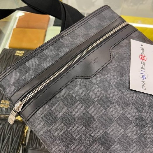 東區正精品㊣LV N58028 黑灰格棋盤格前拉鍊斜背包扁包 RZ6120-7