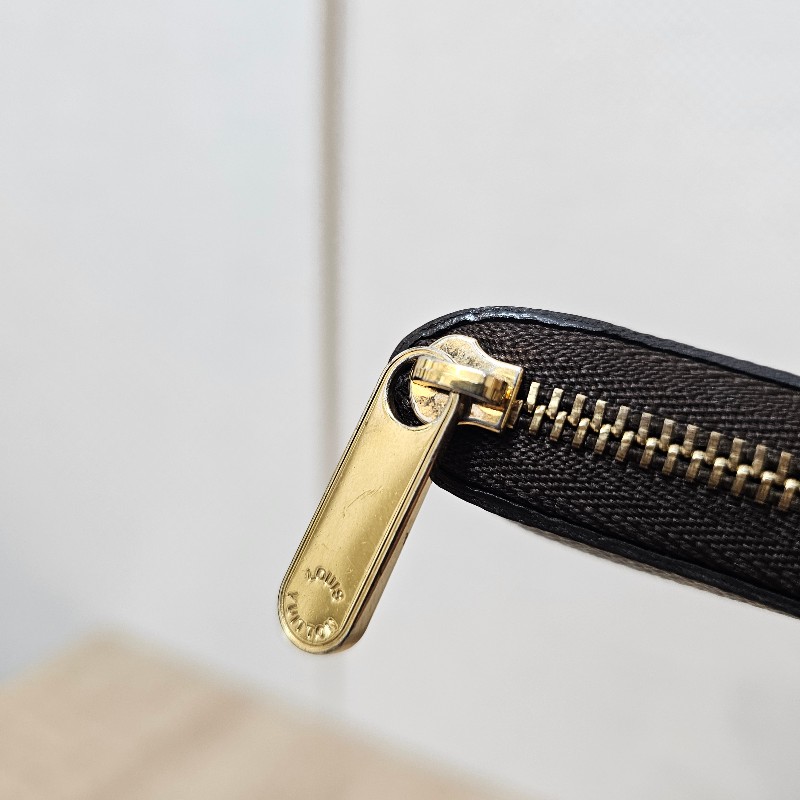 [跨年福利出清🧧] LV老花金釦拉鏈零錢卡包-5