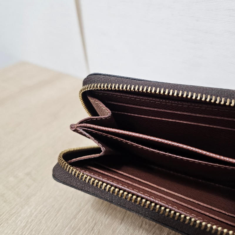 [跨年福利出清🧧] LV老花金釦拉鏈零錢卡包-12