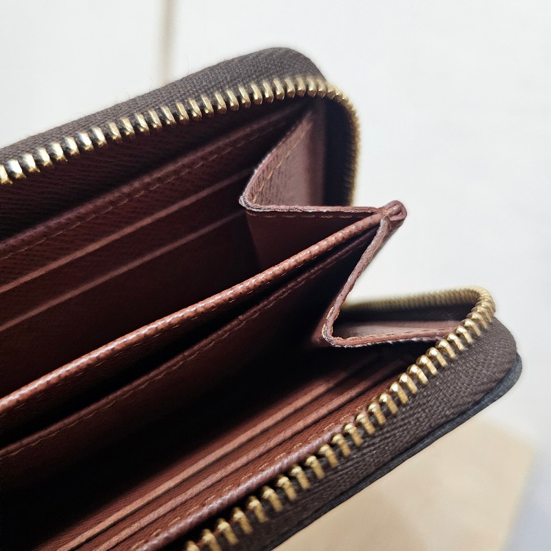 [跨年福利出清🧧] LV老花金釦拉鏈零錢卡包-15