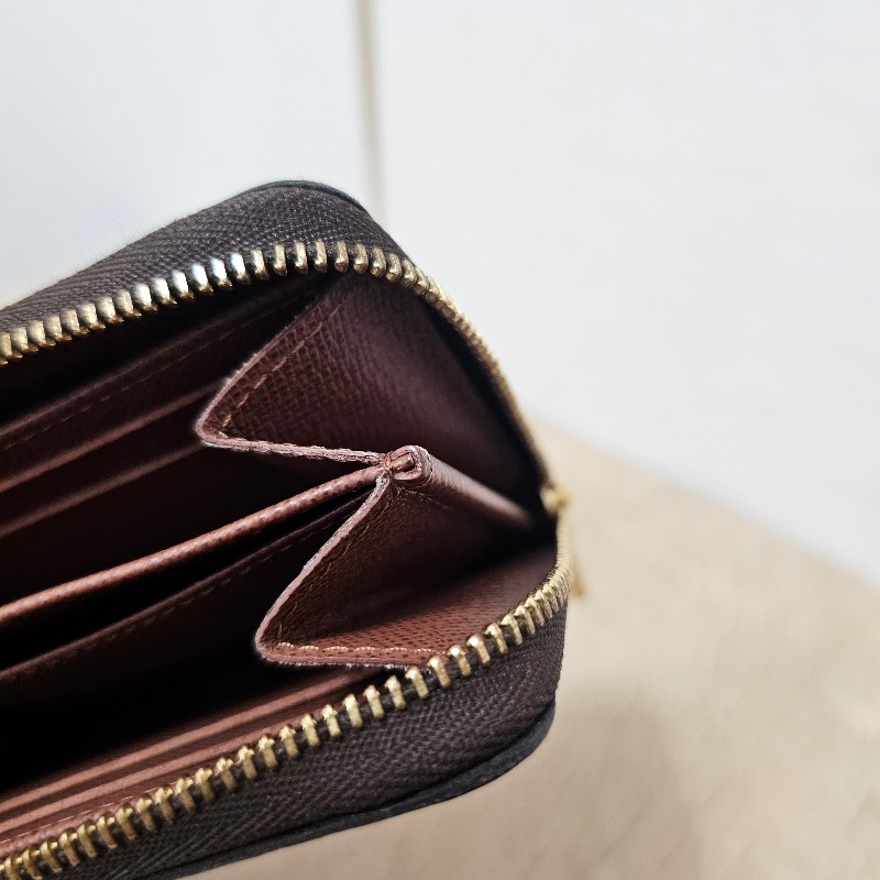 [跨年福利出清🧧] LV老花金釦拉鏈零錢卡包-22